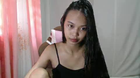Snapshot of sexyy_monica chatting on June 2026 05:12:01 AM MONICA online show from June 2026 05:12:01 AM