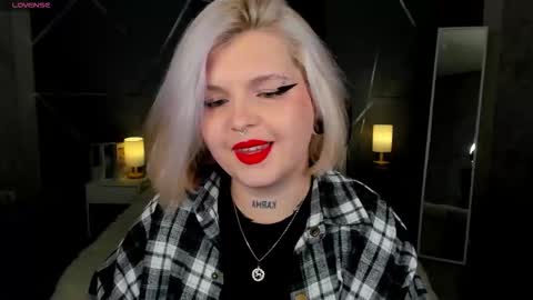 Lana online show from November 2025 08:13:01 AM