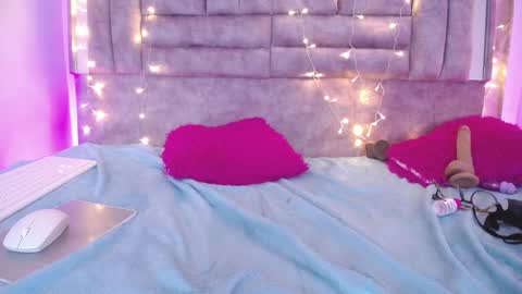 shaily_v online show from November 2025 09:45:01 AM