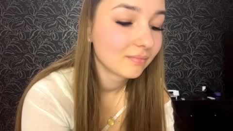 Iris online show from November 2025 08:20:01 PM