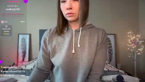 Snapshot of shameless_shalynn chatting on June 2026 04:18:01 PM Shalynn online show from June 2026 04:18:01 PM