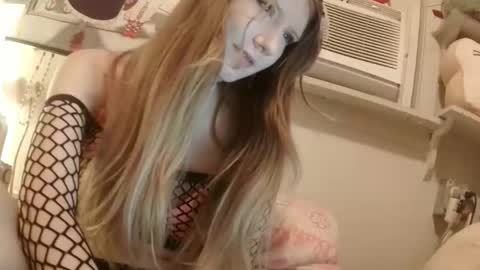 Snapshot of shampooprincess001 chatting on March 2026 01:32:01 AM shampooprincess001 online show from March 2026 01:32:01 AM