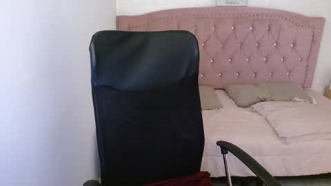 shanelle online show from March 2025 09:16:01 AM