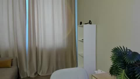 me name is Mia online show from February 2026 08:41:01 AM