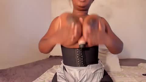 Snapshot of shaniblack chatting on October 2025 12:15:02 PM Danna online show from October 2025 12:15:02 PM