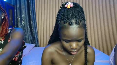 Shaniz online show from November 2025 05:57:01 PM