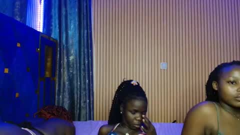 Shaniz online show from November 2025 03:38:01 AM