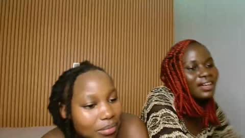 Shaniz online show from November 2025 06:17:01 PM