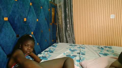 Shaniz online show from November 2025 03:12:01 AM