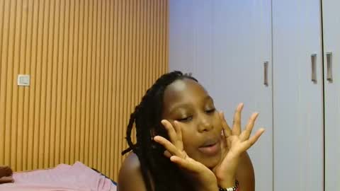 Shaniz online show from November 2025 04:45:02 AM