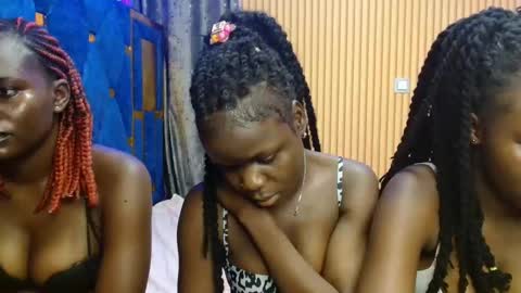 Shaniz online show from November 2025 03:34:01 PM