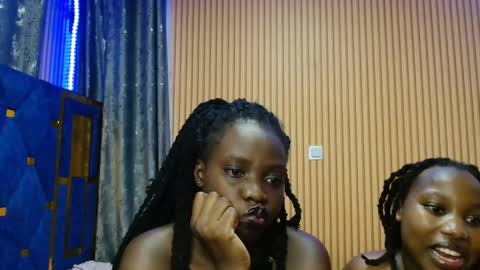 Shaniz online show from November 2025 03:40:01 AM