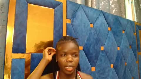 Shaniz online show from November 2025 04:16:01 AM