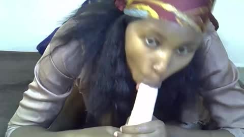 Snapshot of shanizzz chatting on October 2025 03:05:02 AM shanizz online show from October 2025 03:05:02 AM