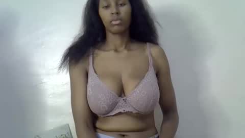 Snapshot of shanizzz chatting on October 2025 01:49:01 AM shanizz online show from October 2025 01:49:01 AM