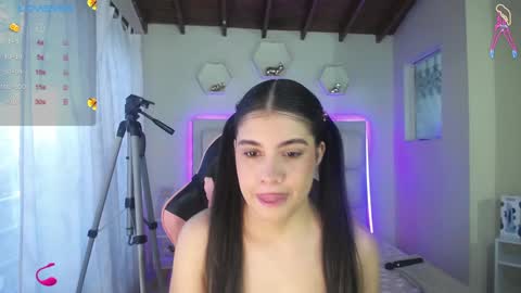 Snapshot of shannakendall chatting on January 2025 01:17:01 PM Shana online show from January 2025 01:17:01 PM