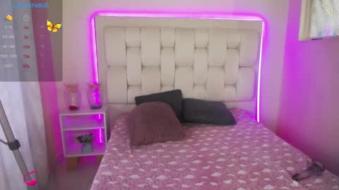 Snapshot of shannakendall chatting on January 2025 01:03:01 PM Shana online show from January 2025 01:03:01 PM