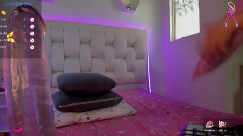 Snapshot of shannakendall chatting on February 2025 05:29:02 PM Shana online show from February 2025 05:29:02 PM