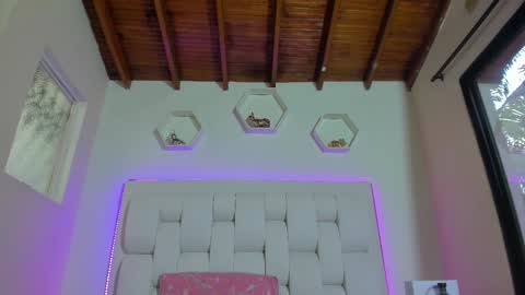 Snapshot of shannakendall chatting on November 2025 02:16:01 PM Shana online show from November 2025 02:16:01 PM