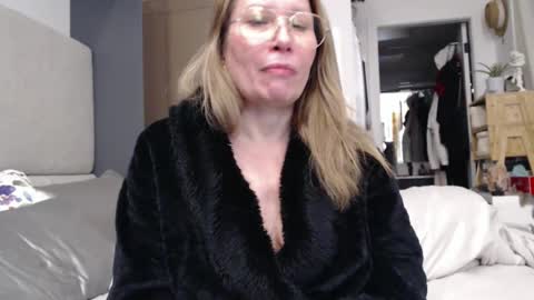 Snapshot of shannon07 chatting on January 2025 02:05:01 PM Shannon07 online show from January 2025 02:05:01 PM