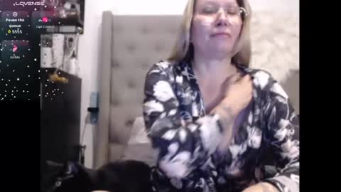 Snapshot of shannon07 chatting on September 2025 05:46:02 PM Shannon07 online show from September 2025 05:46:02 PM