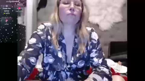 Snapshot of shannon07 chatting on October 2025 06:47:01 AM Shannon07 online show from October 2025 06:47:01 AM