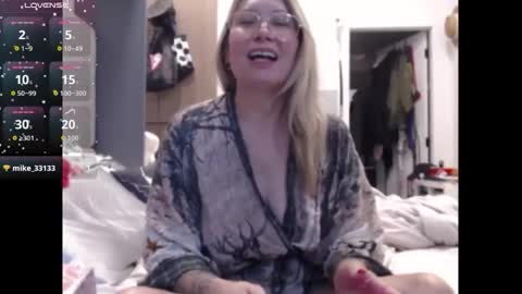 Snapshot of shannon07 chatting on November 2025 06:53:02 PM Shannon07 online show from November 2025 06:53:02 PM