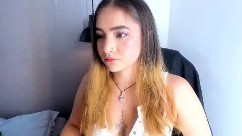 Shanntal  online show from October 2025 07:33:02 PM