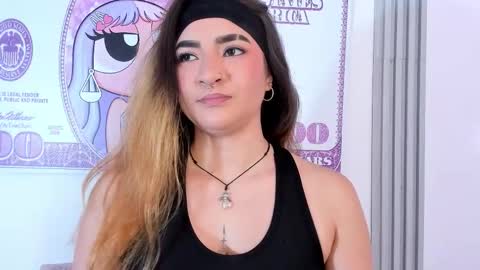 Shanntal  online show from October 2025 03:57:02 PM