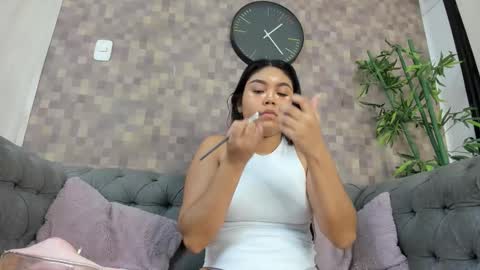 SHANON online show from November 2025 12:17:01 PM