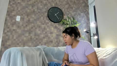 SHANON online show from November 2025 12:05:02 PM