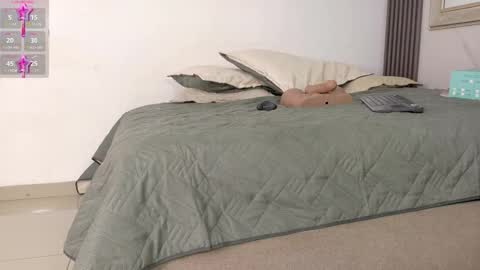 SHANON online show from November 2025 12:09:02 PM