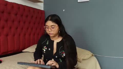 SHANON online show from December 2025 12:21:02 PM