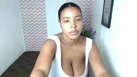 Snapshot of shantalcarson chatting on June 2026 06:27:01 PM Dayana online show from June 2026 06:27:01 PM