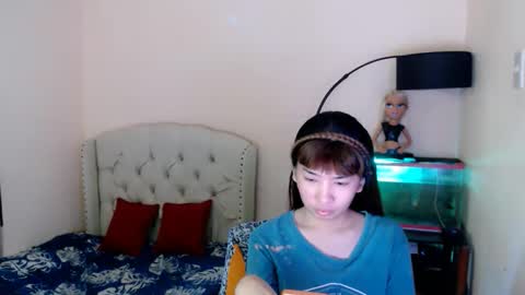 SHANTA FOX  s online show from April 2026 01:00:01 AM