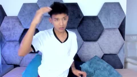 Shanti Wets Brunette online show from December 2025 03:55:01 AM