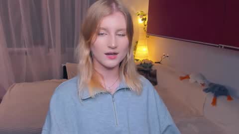 Polly online show from October 2025 09:04:02 PM