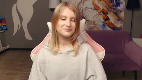 Polly online show from November 2025 08:47:02 PM