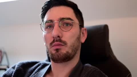 Snapshot of shape80 chatting on December 2024 09:46:01 AM frenchy boy online show from December 2024 09:46:01 AM