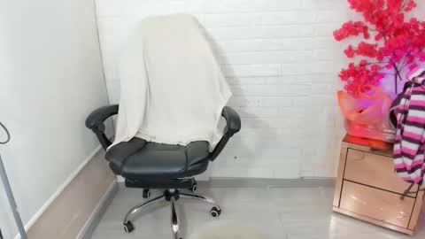 Shara Oz online show from March 2026 02:37:02 AM