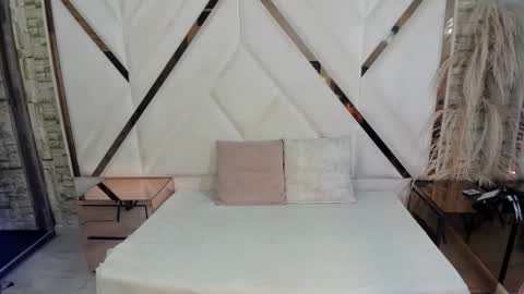 Shara Oz online show from March 2026 02:49:01 AM