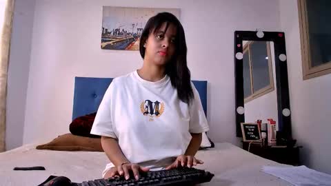 shara_soul online show from November 2025 02:42:01 PM