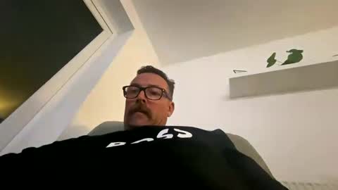 Sharksboy online show from October 2025 06:50:02 PM