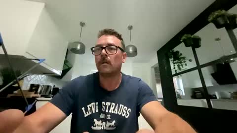 Sharksboy online show from October 2025 06:11:02 AM