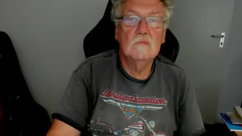 Snapshot of sharlots_pet chatting on July 2026 10:41:01 AM sharlots_pet online show from July 2026 10:41:01 AM