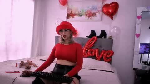 sharlott_3 online show from February 2026 01:41:02 PM