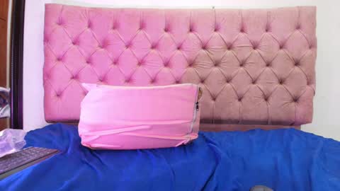 Sharlott online show from December 2024 06:05:02 PM