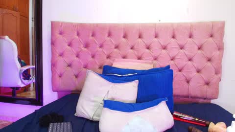 Sharlott online show from January 2025 06:04:02 PM