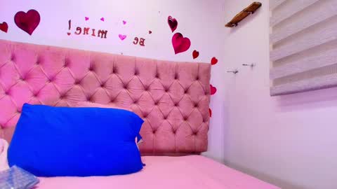 Sharlott online show from February 2025 11:52:01 AM