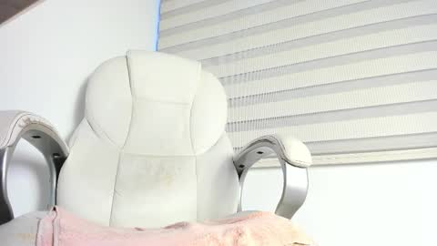 Snapshot of sharol_xx chatting on September 2025 10:53:01 PM Sharol smile online show from September 2025 10:53:01 PM